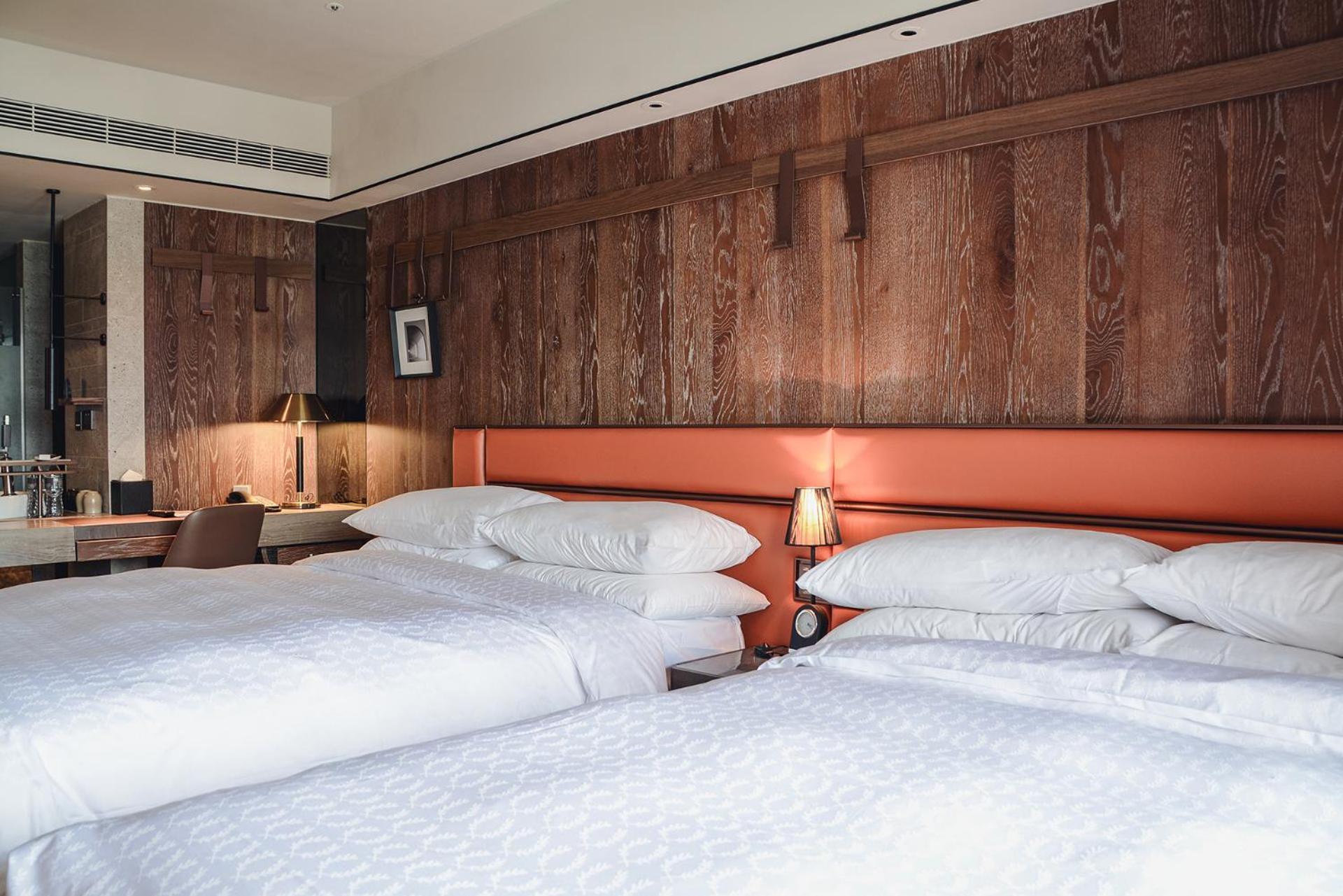 Sheraton Taitung Hotel Exterior photo A room at the hotel