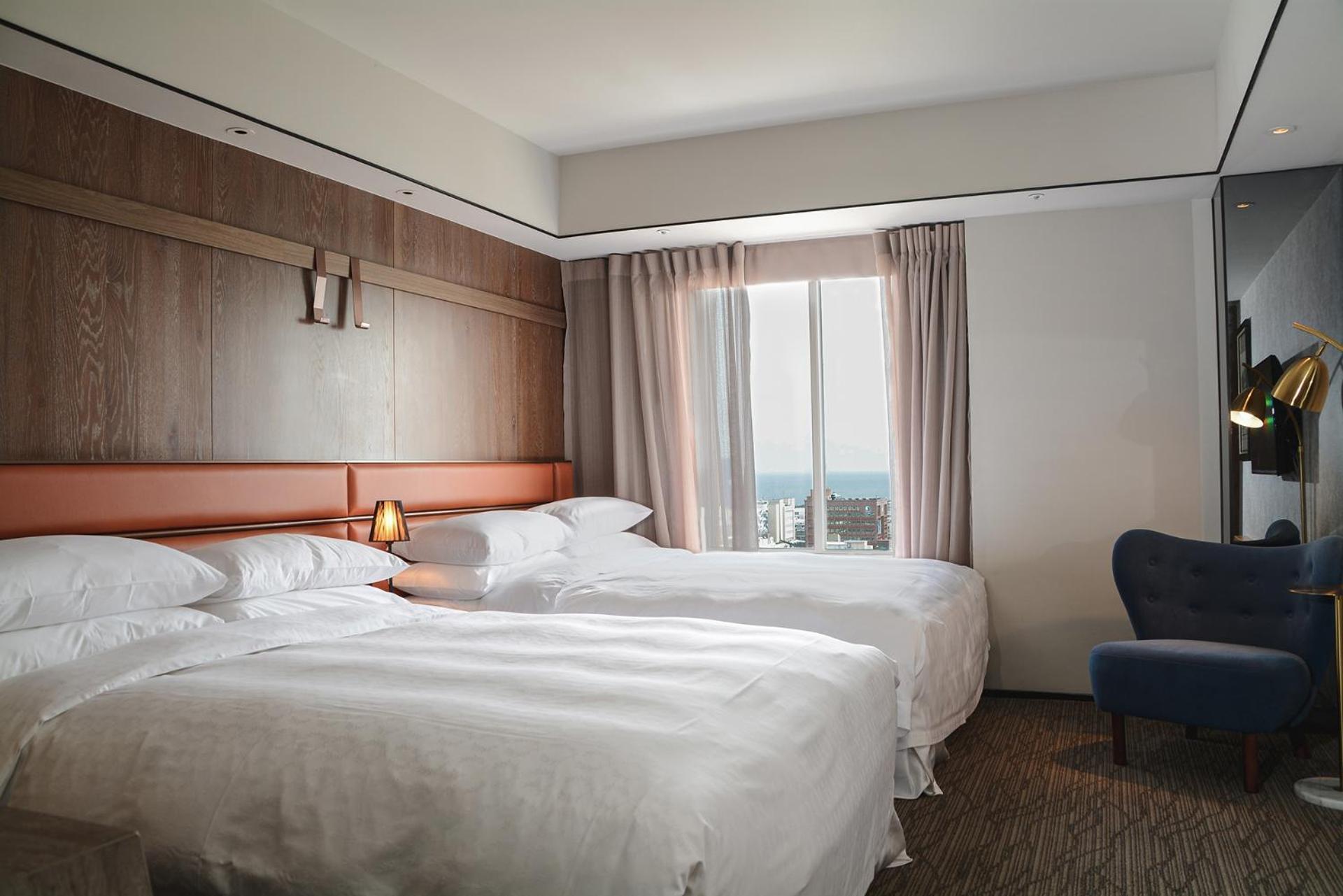 Sheraton Taitung Hotel Exterior photo A room at the hotel