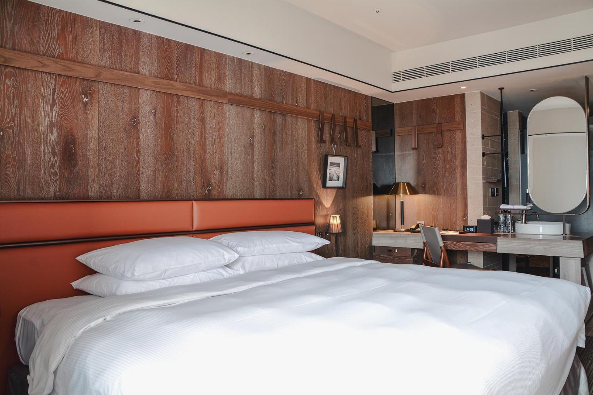 Sheraton Taitung Hotel Exterior photo A room at the hotel