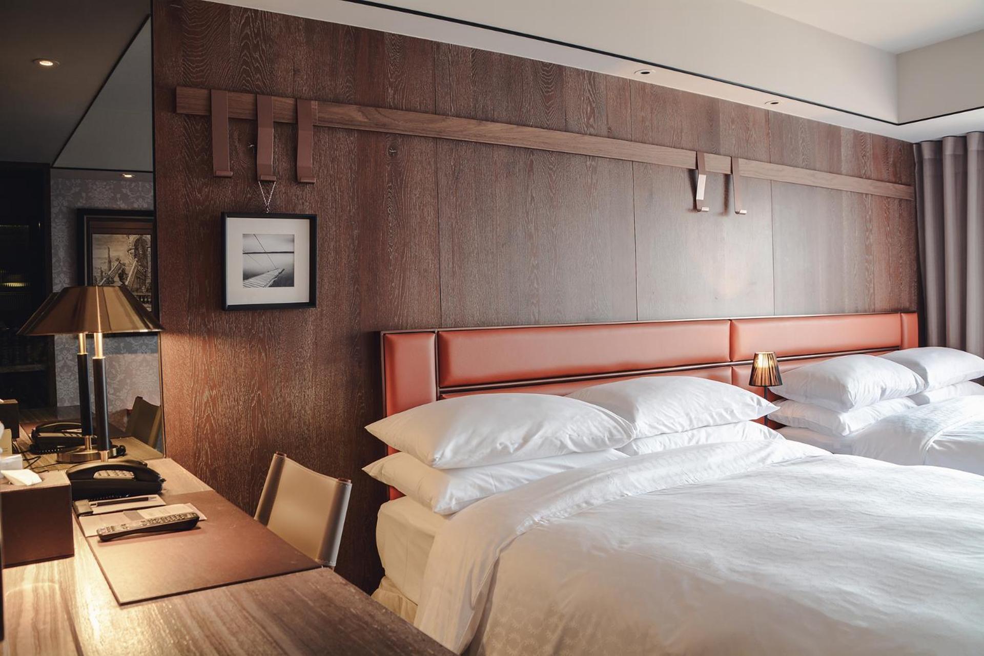 Sheraton Taitung Hotel Exterior photo A room at the hotel
